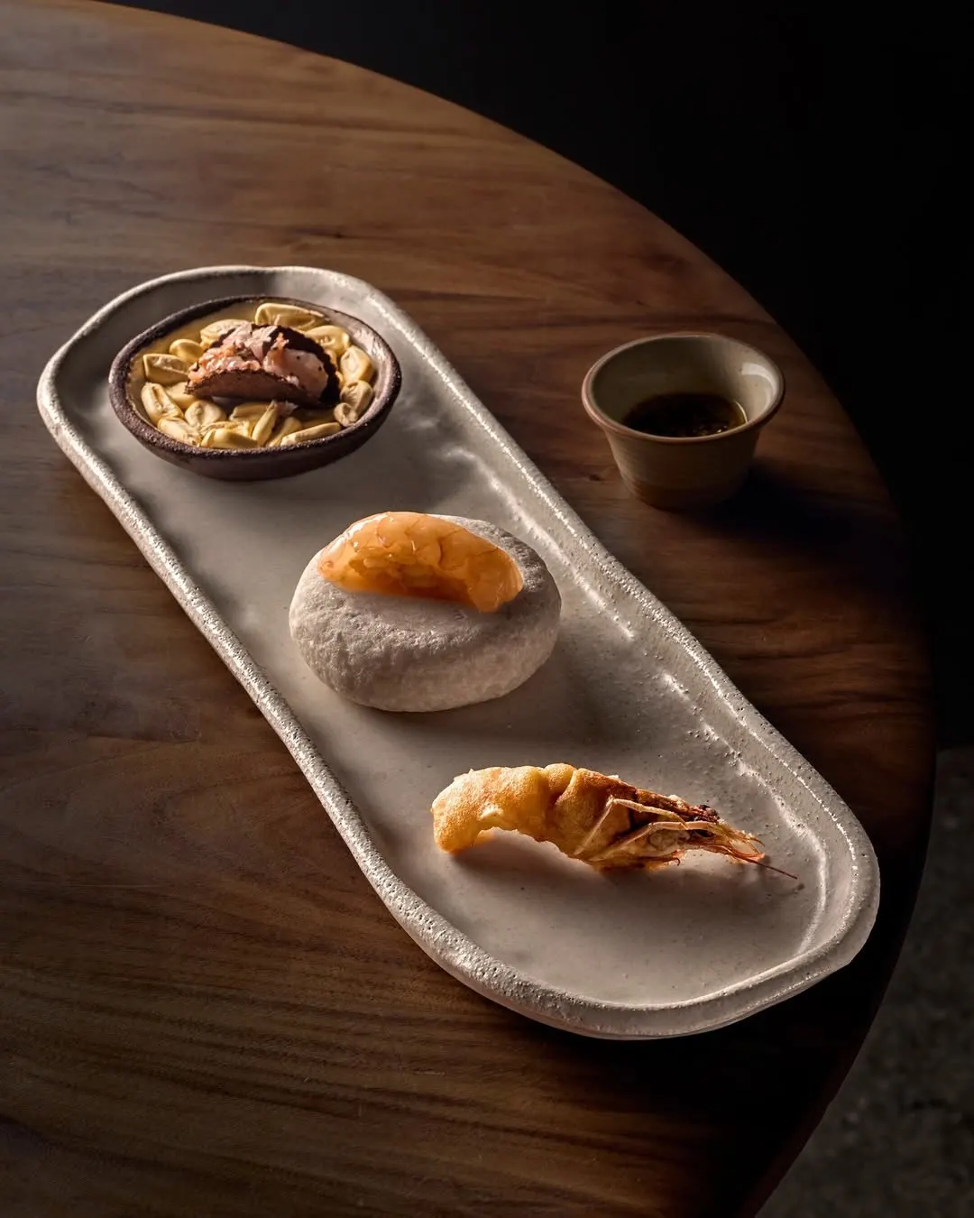 Plato de marisco fresco emplatado