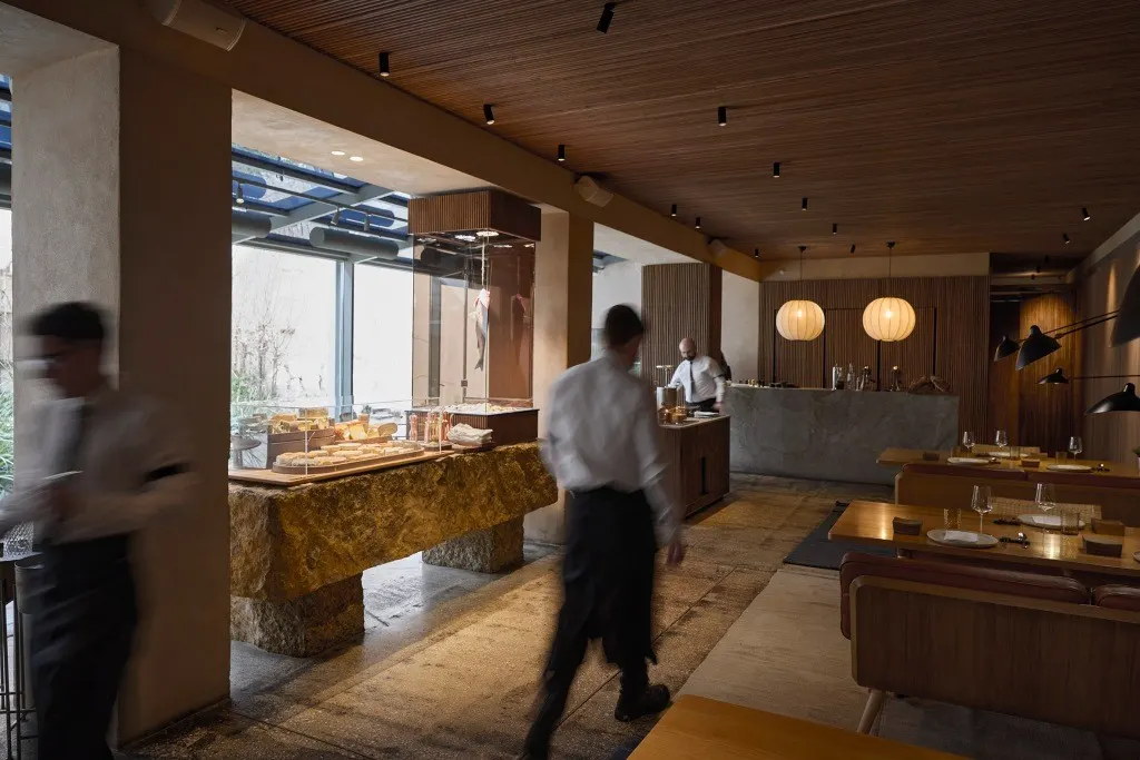 Sala de Desde 1911 con mobiliario de inspiración nórdica